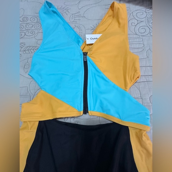 NWT Outdoor Voices SplashKnit 6" Bodysuit XS Colorblock Black, Teal, and Yellow - Picture 8 of 12